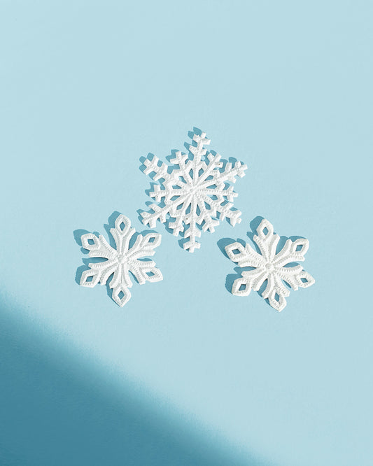 fair-trade-home-decor-snowflake-magnet-set-1.jpg